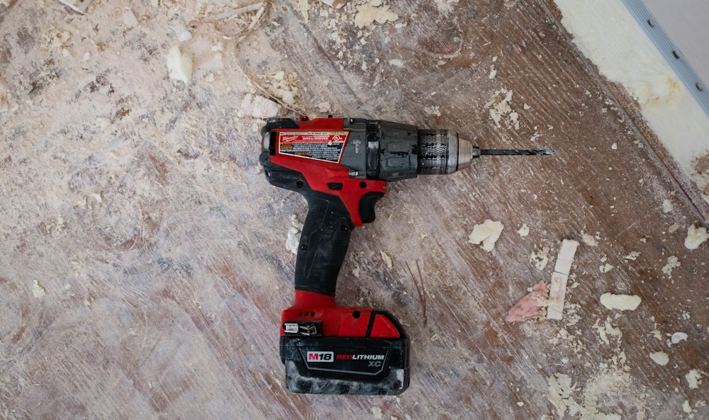 KitHomeDepot 20V Max Cordless Drill Driver Kit with 2 Lithium-Ion Batteries & 30-Pc Bit Set